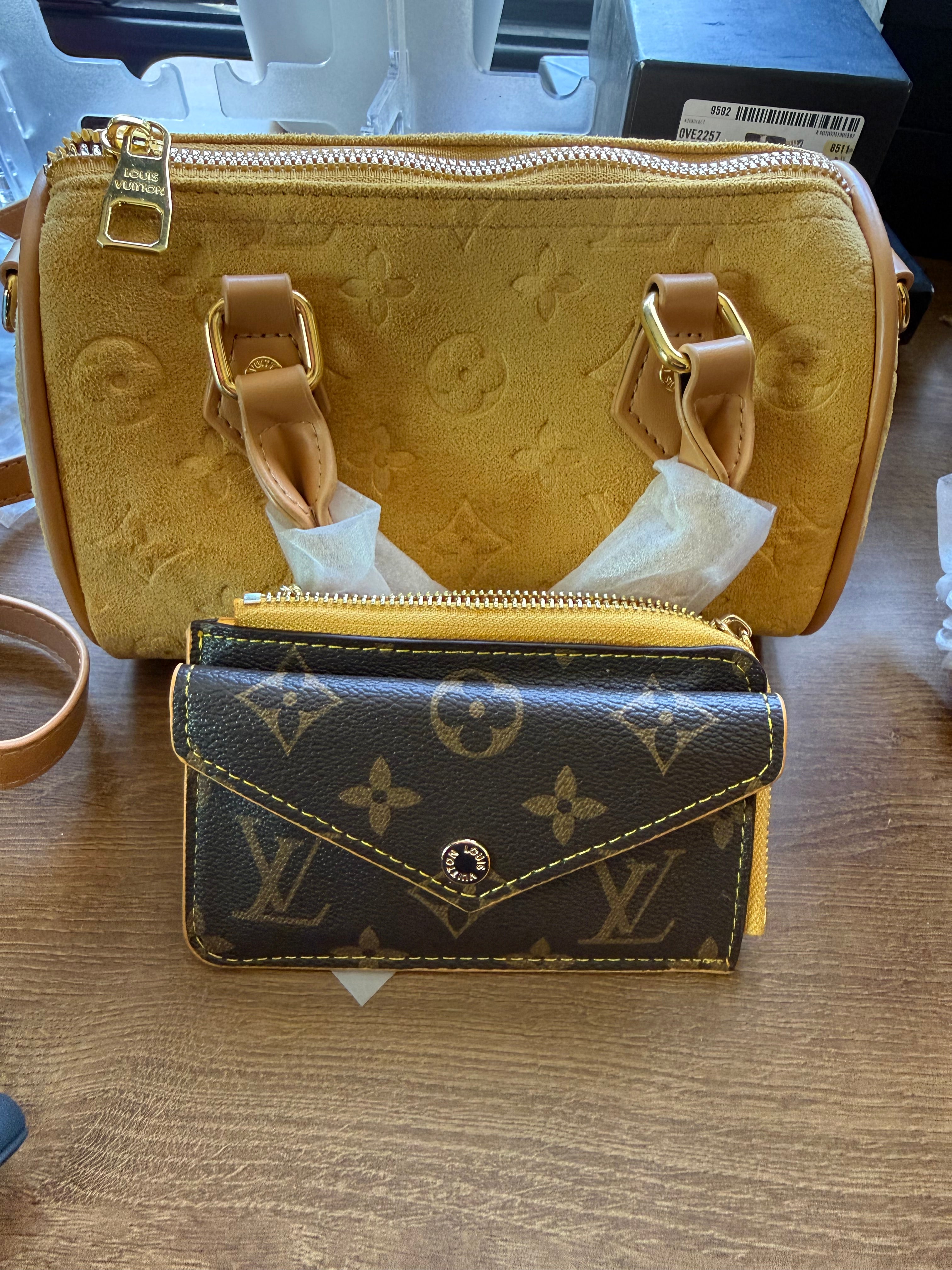 Lovely Vee set